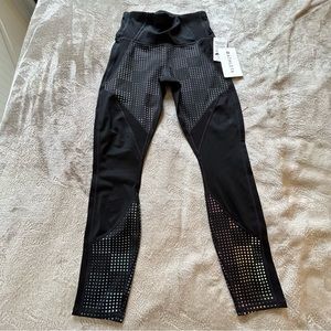NWT Athleta black/multi Aurora Precision 7/8 tight compression legging Size XS